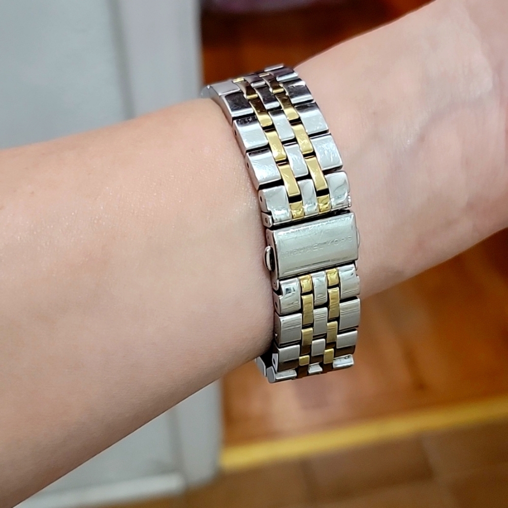 Michael Kors Watch - Picture 9 of 12